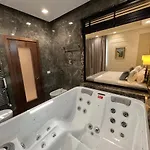 מלון Golden Palace שקודר