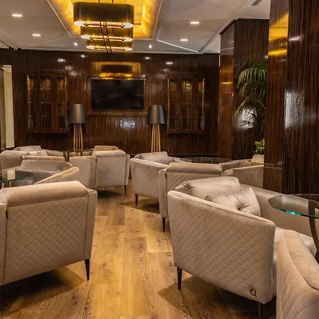 Hotell Golden Palace