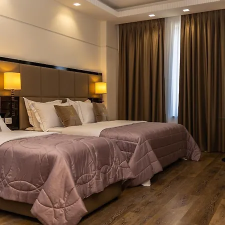 Golden Palace Szálloda 5*