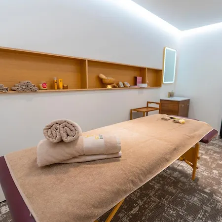 Golden Palace Hotell 5*