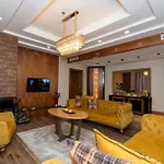 Отель Golden Palace Шкодер