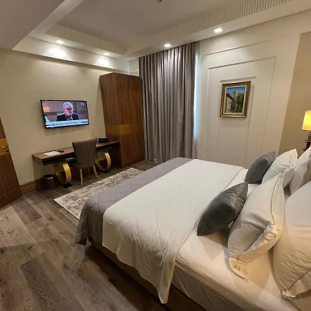 Golden Palace Hotel