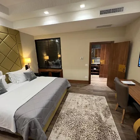 Golden Palace 5*