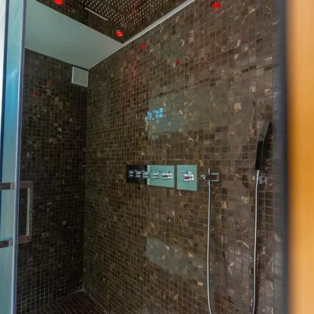 Ξενοδοχείο Golden Palace Σκόδρα